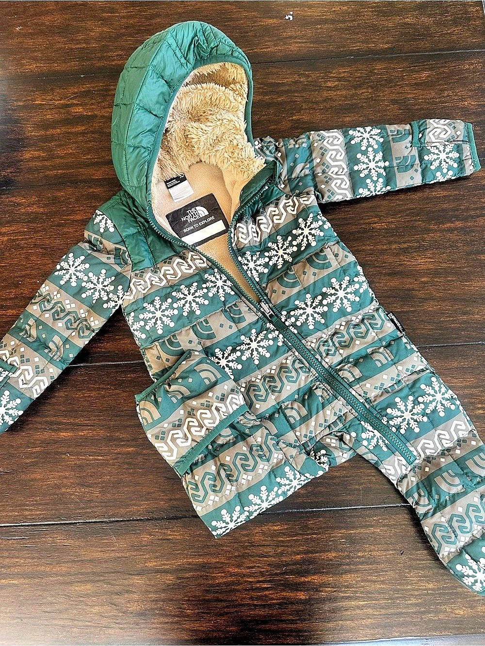 The North Face Infant ThermoBall Eco Bunting Green & White